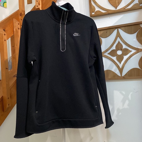 Nike | 1/2 Zip Pullover Tech Fleece Sweater NWT, without tag, but never worn ✨ - Picture 4 of 9